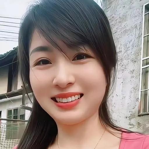 微笑的女孩，幸福的生活，美好的一天！😊少女感笑容 少女感微笑女孩 少女的笑容 