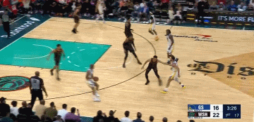 罕见，库里接保罗秒传后三不沾！

北京时间2月28日，NBA比赛继续进行，勇士客