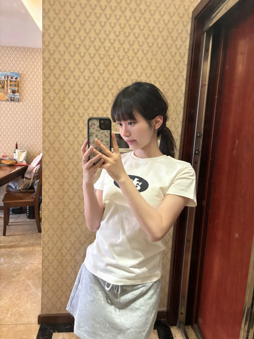 马尾美少女