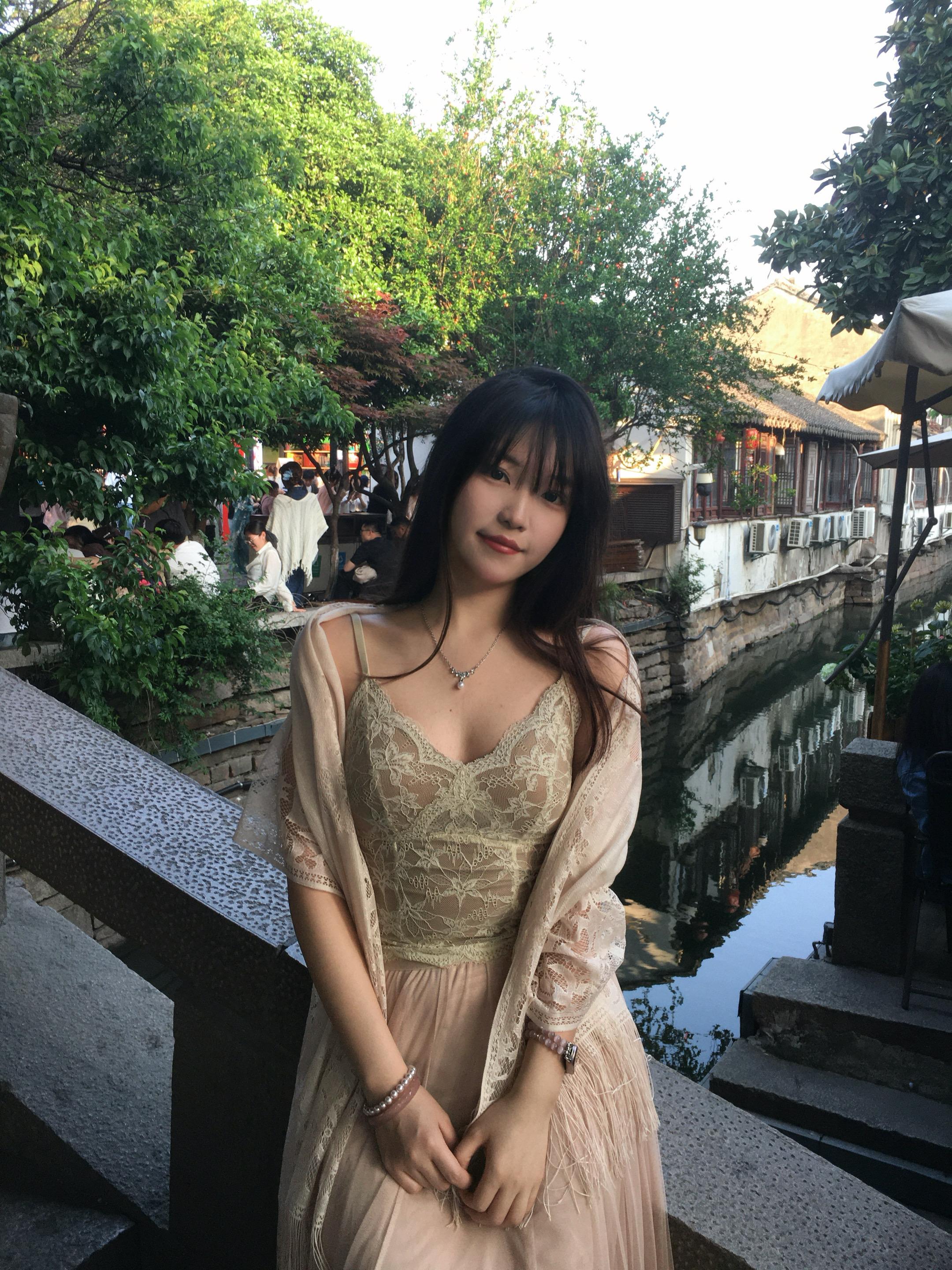 姑娘思量的人已变成追忆。