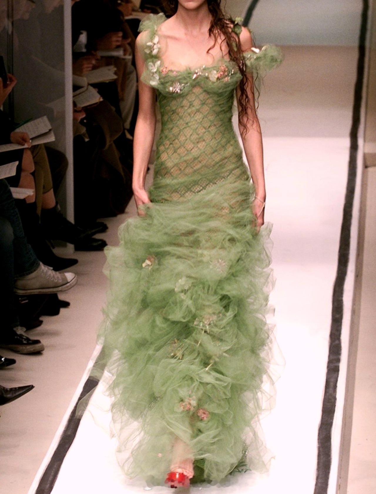Jean Paul Gaultier 2002 | 燕草如碧丝 ​​​