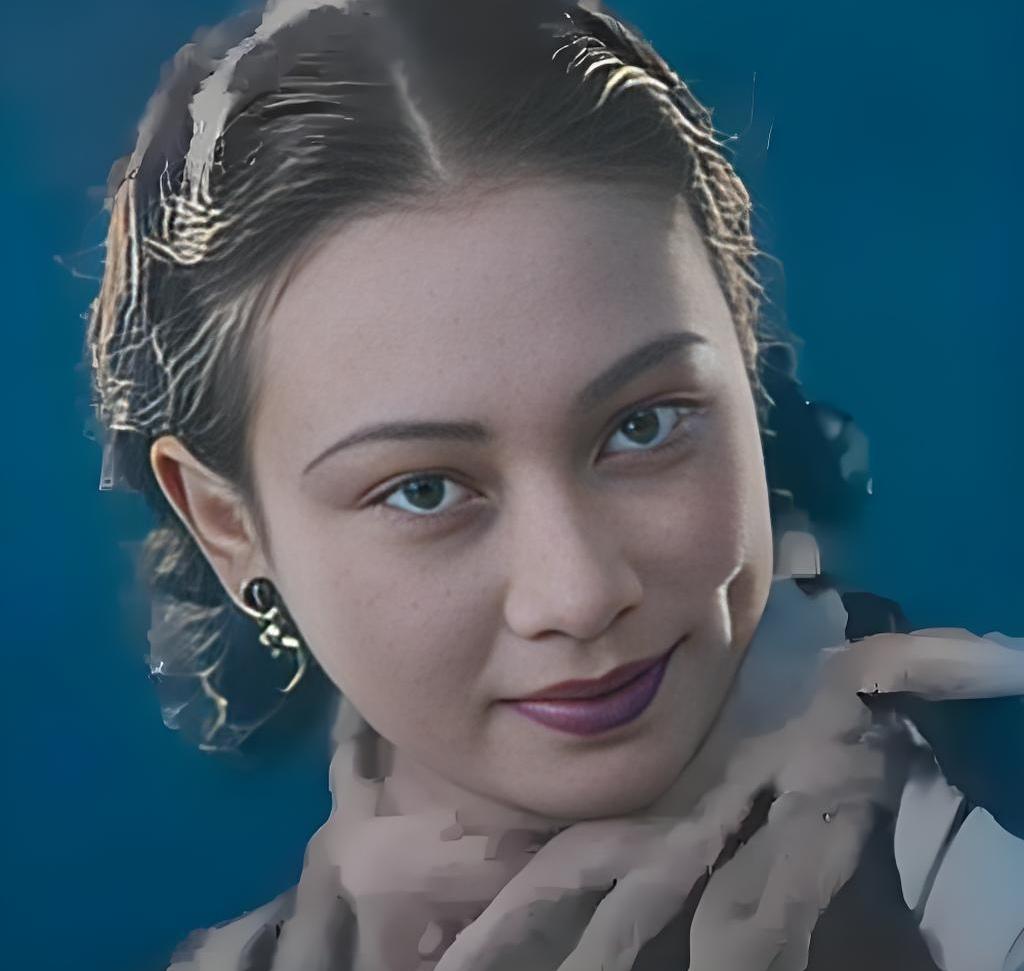 民国第一美女·胡蝶💥 公认影后，风华绝代！
鹅蛋脸、柳叶眉、杏仁眼，梨涡浅笑，