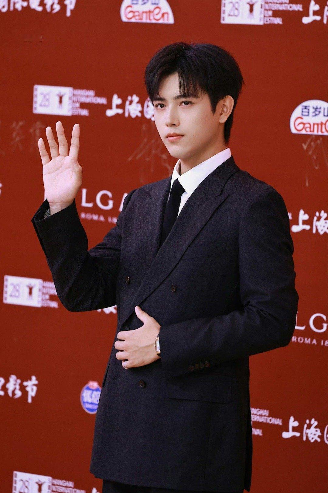 陈飞宇上海国际电影节状态陈飞宇出席上海国际电影节光影盛会如约而至，陈飞宇优雅登场