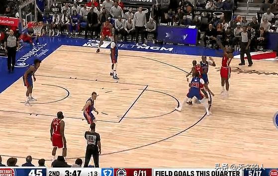 伦纳德太强了，顶着奥萨尔汤普森犯规投进三分




伦纳德扛起球队进攻，面对奥萨