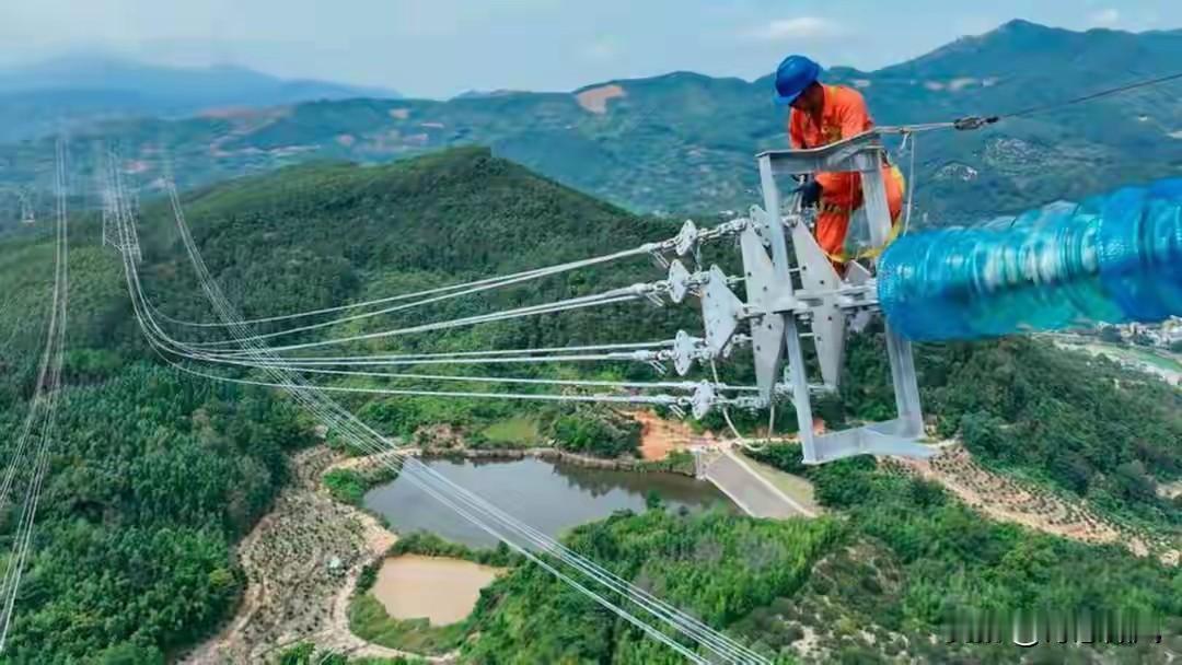 中国停止从俄进口电力？别被标题带偏，背后藏着能源合作的大逻辑
 
近期“中国停止