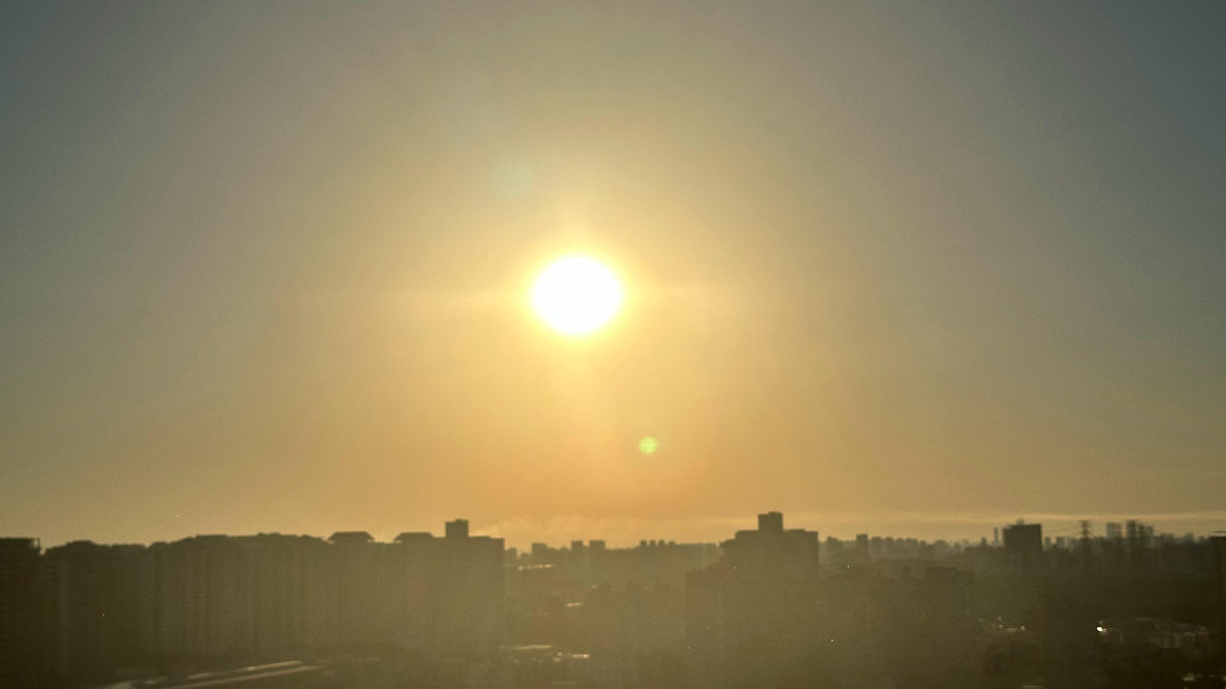 5:50 璿枢无停运，四序相错行。         寄言赫曦景，今日一阴生。与火