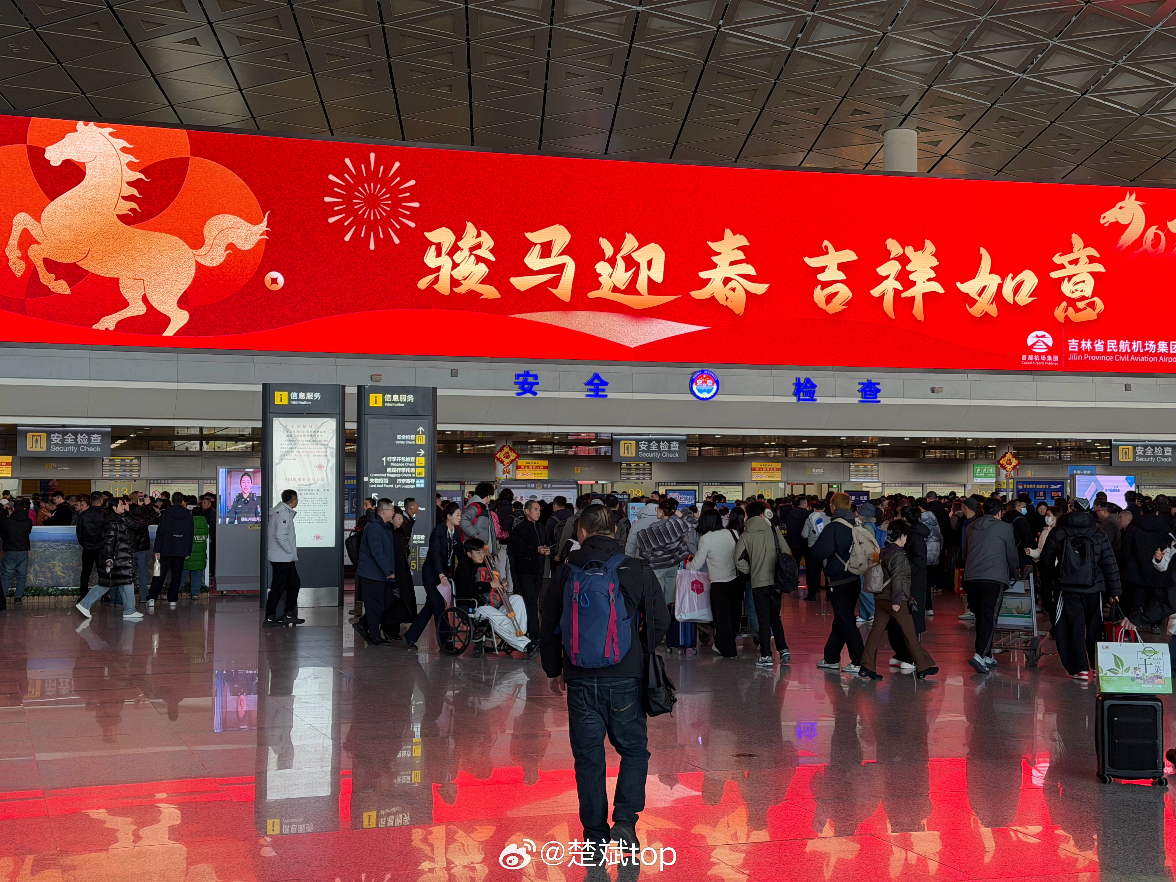 之前说长春要扩建机场盖T3航站楼很多人觉得没必要，现在看来还是盖吧，早班机人这么