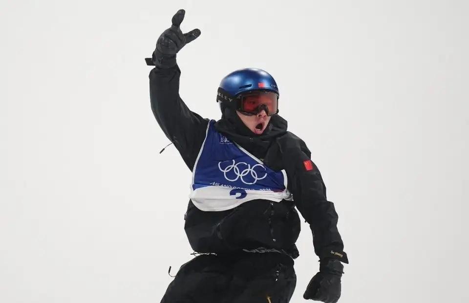 体育 中国队首金来了！单板滑雪坡障决赛：苏翊鸣22岁生日当天夺冠苏翊鸣金牌 2月