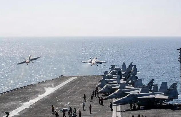 特朗普白忙活了，美国最近派大批军舰战机围堵霍尔木兹海峡，谁知道伊朗一招破局，跳出