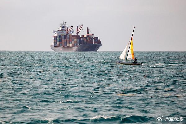 【美军被曝突袭从中国驶往伊朗货轮 拦截军用物资】《华尔街日报》12月13日援引美