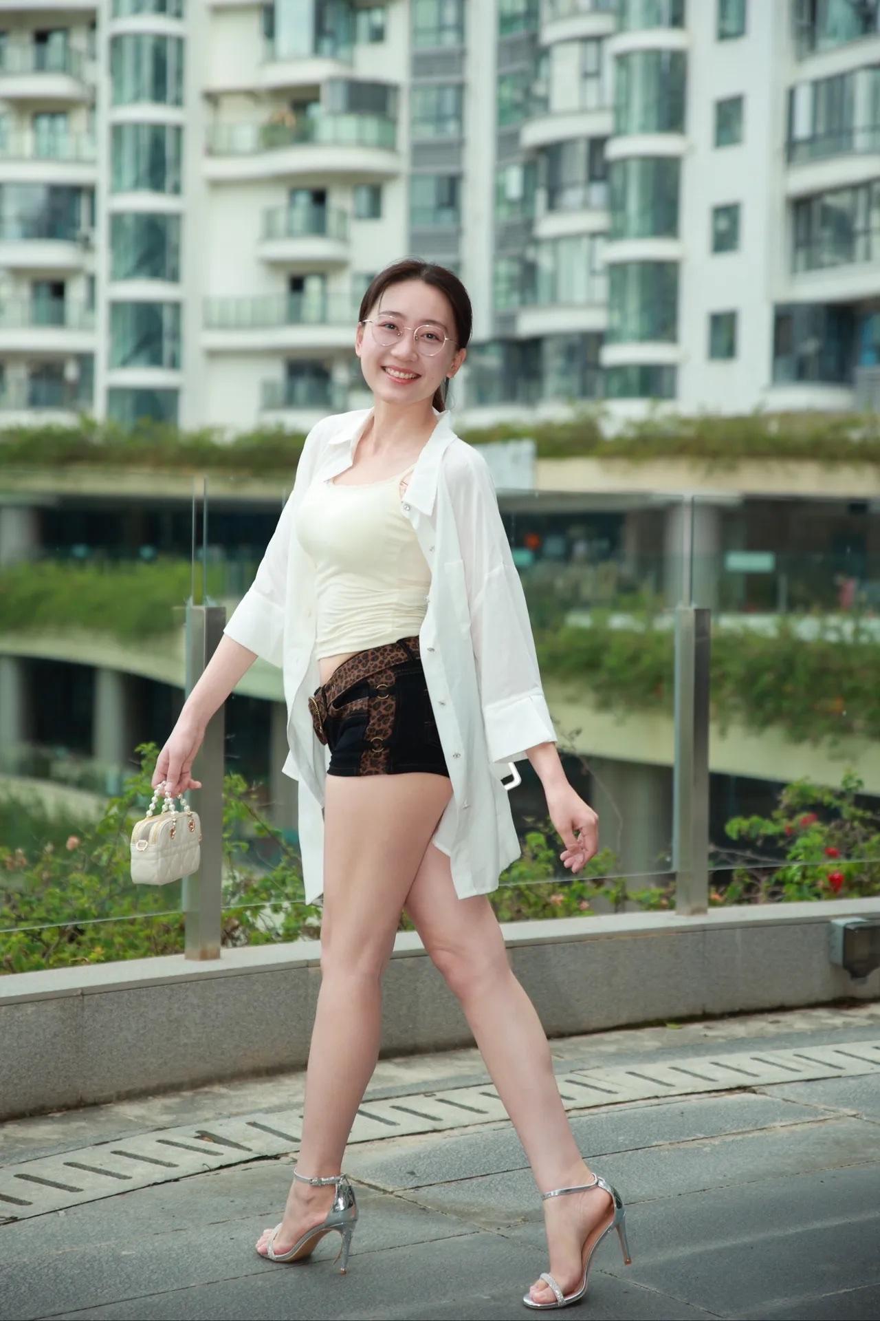 都市丽人，现代时尚都市丽人影记 户外 美女人像群