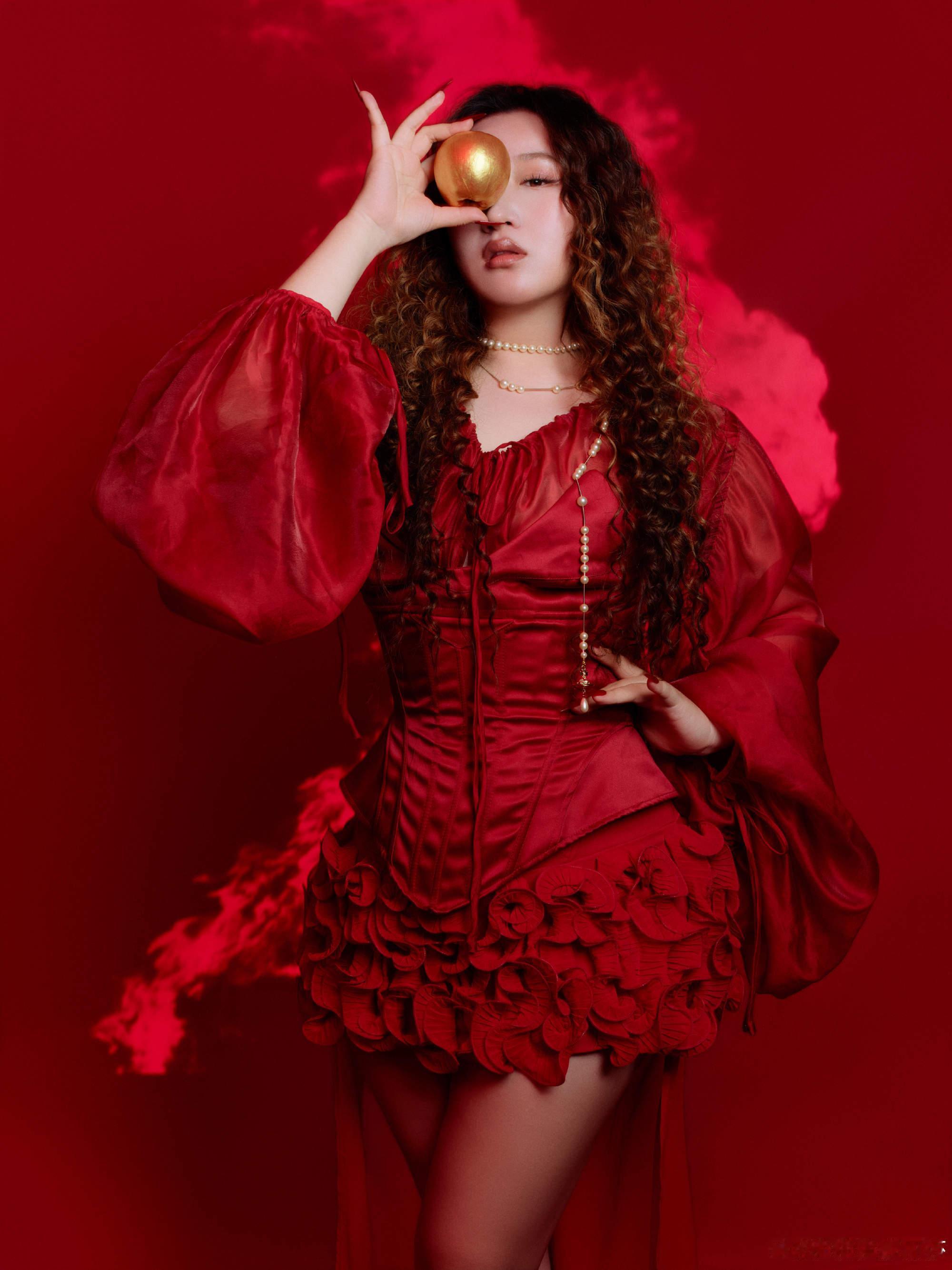 这还是我认识的锤娜丽莎吗 被锤娜丽莎惊艳到！不再是专属搞笑担当，气场全开直接刷新