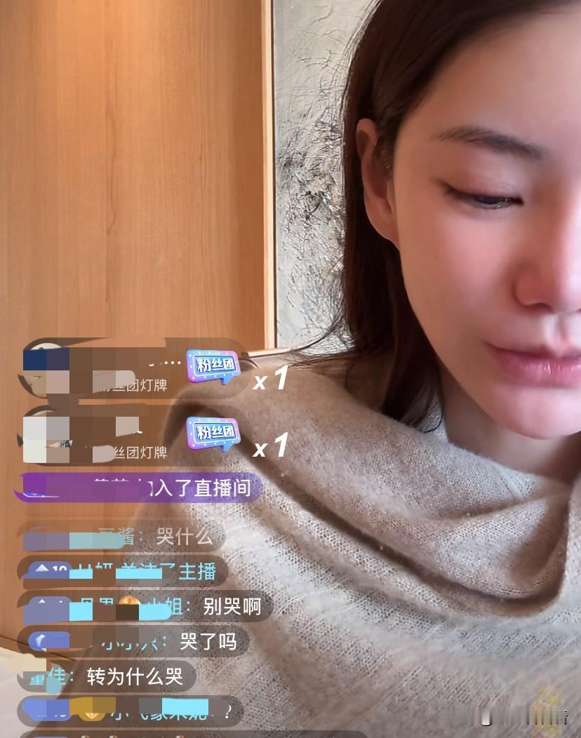 马筱梅真是拼呀！
昨天直播到深夜，凌晨五点才睡觉，只睡了五个小时，现在刚起床又直