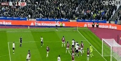 进球，换人。一套操作行云流水。
我隔着屏幕都替伊萨克觉得憋屈。
好不容易啊，哥们