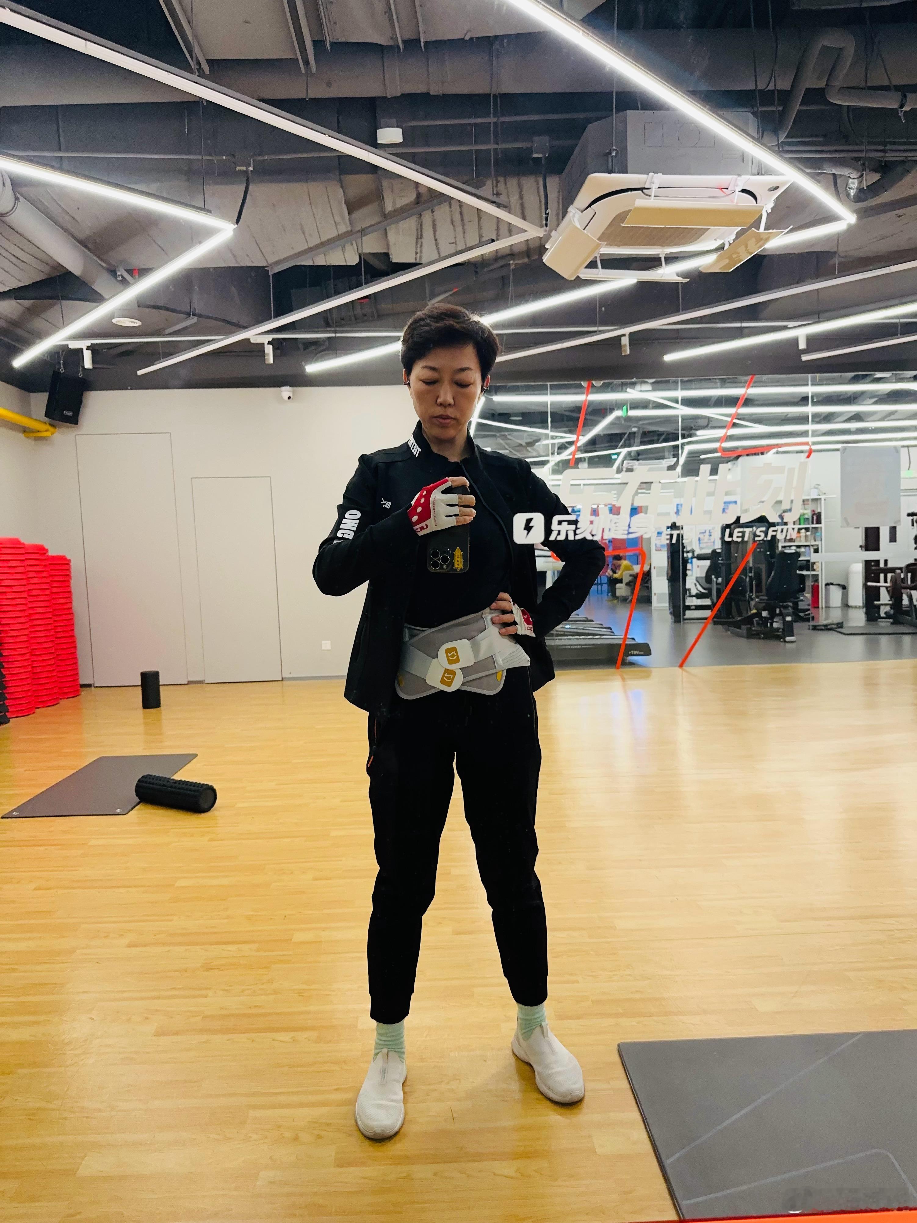 被一台跑步机祝情人节快乐了