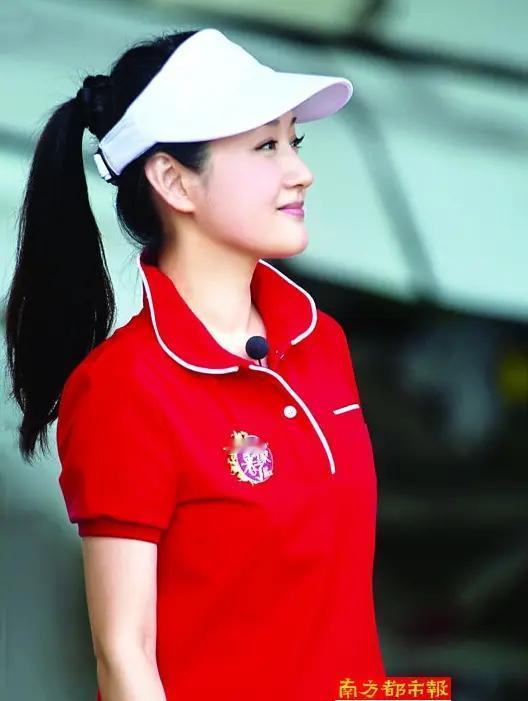 杨钰莹唱过很多深入人心的甜歌金曲。
杨钰莹是90年代家喻户晓的甜歌皇后，殿堂级国