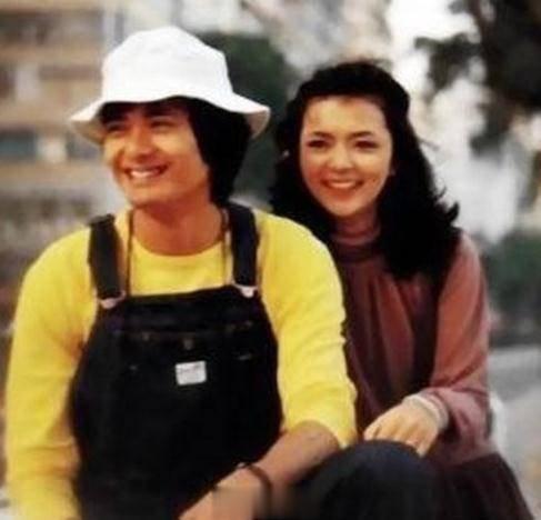 1982年某天夜晚，周润发被陈玉莲甩了后，在家喝洗洁精要自 尽。后来赌气娶余安安