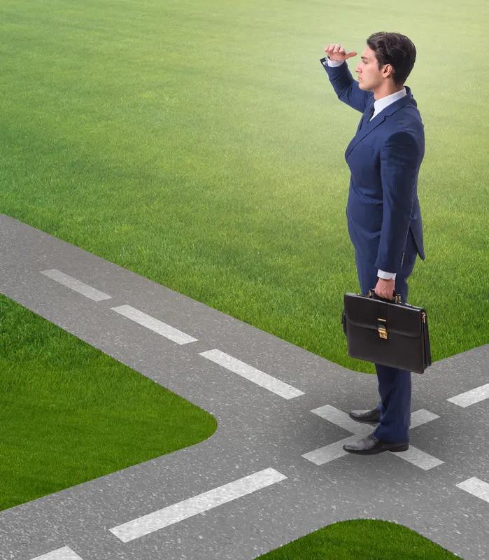 罗翔曾给湖南卫视投简历这事挺有意思。1999年，23岁刚从中南财经政法大学法律系