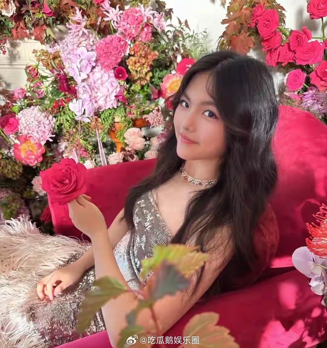 李湘晒女儿收到七夕节礼物，王诗龄穿限量款高跟鞋，明艳动人！！！ ​​​