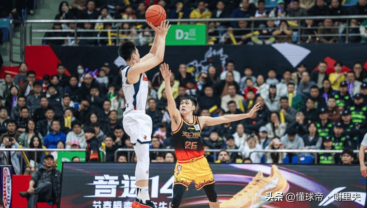 江苏男篮有望再次击败广东宏远！做好这三件事，全身而退并不难。
1.放平心态
上一