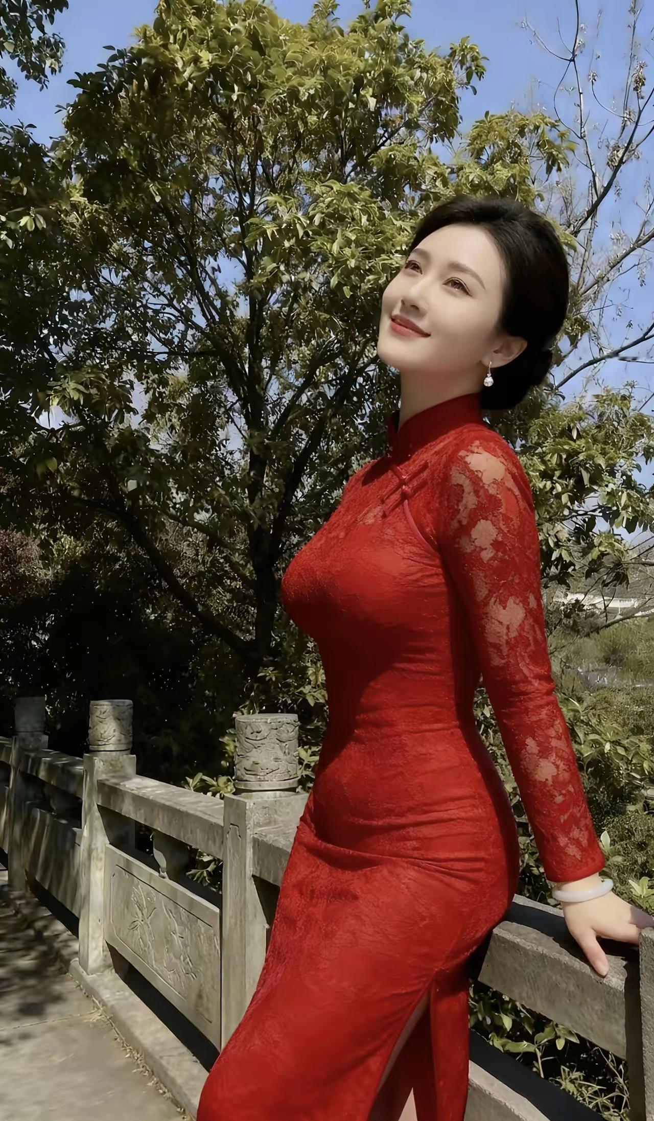 把懒惰放一边
把积极性提一提
把矫情的心放一放
所有想要的
都得靠自己的努力才能