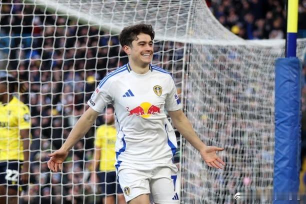 周五 英超看法012 利兹联vs诺丁汉森林 两队同积分，距离降级区6分之差，也是