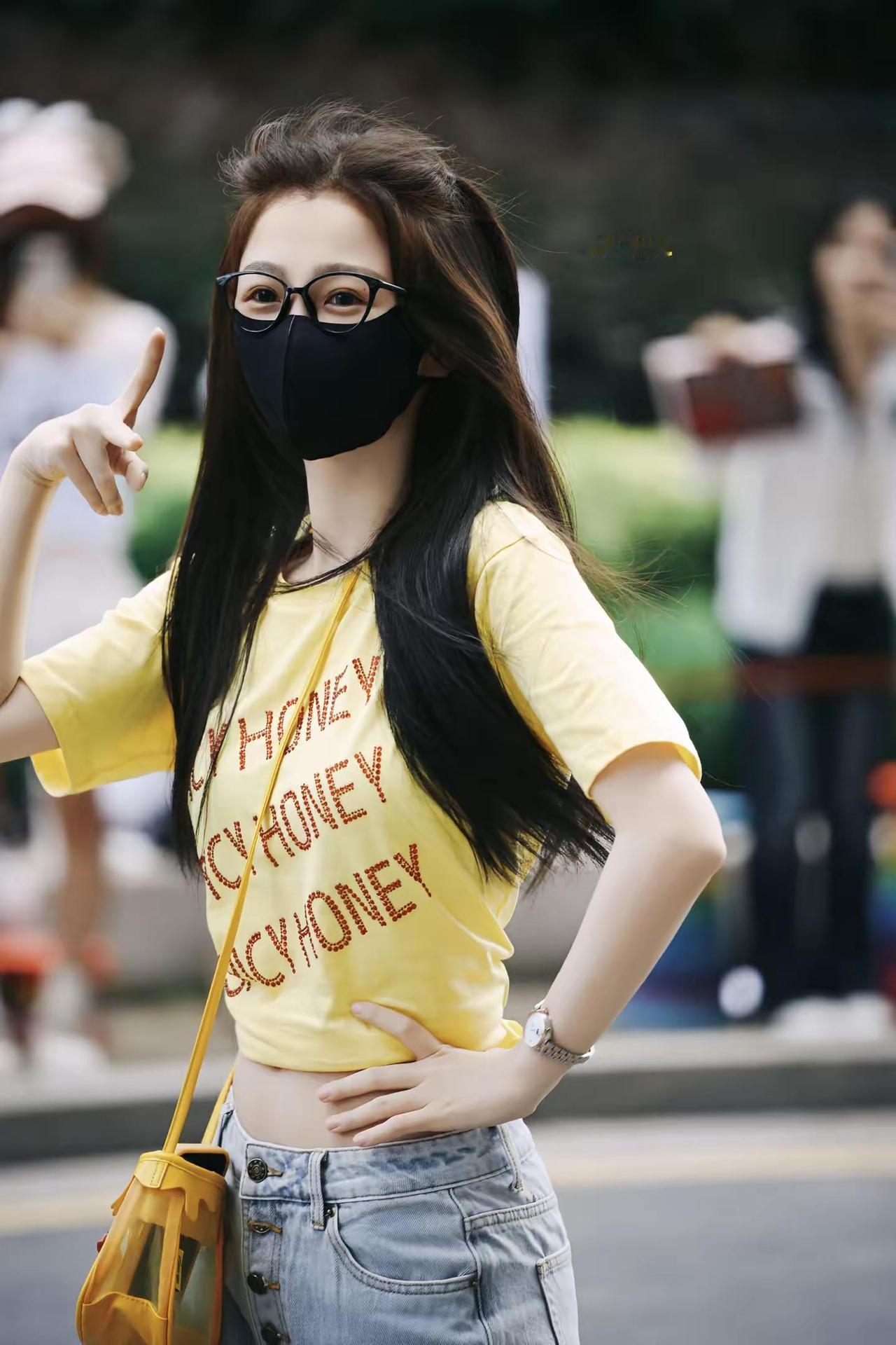 元气少女舒心，闪亮登场。(富士胶片感）虞书欣 何盼