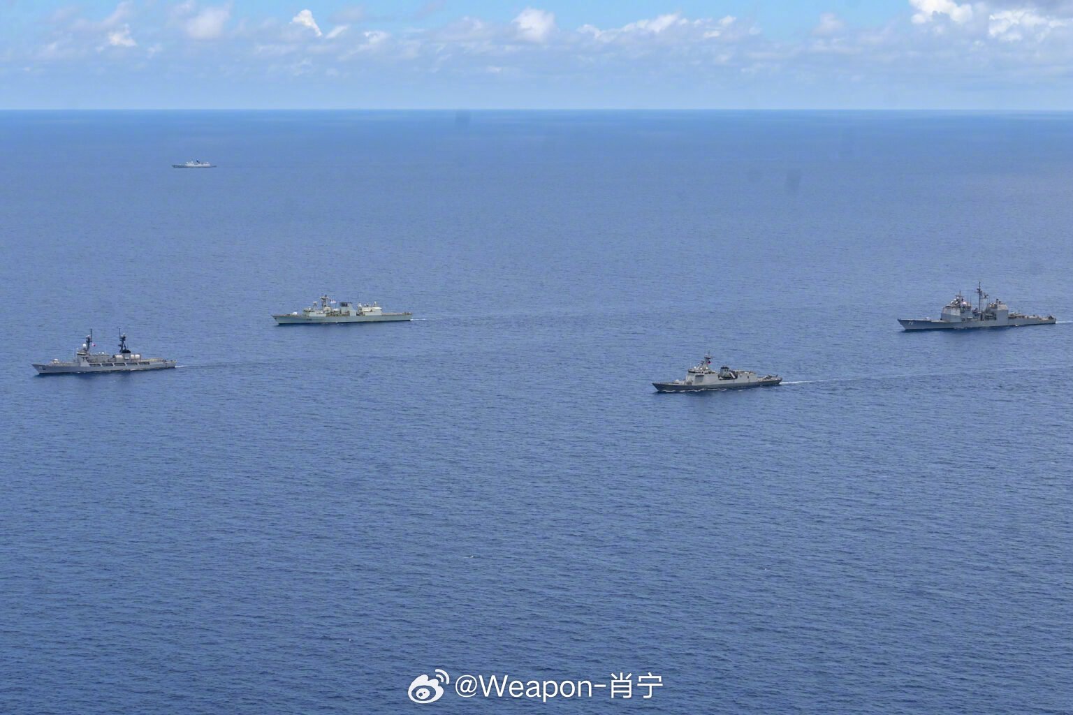 #兵器影像[超话]# 美国海军学会发布消息：星期三，中国海军军舰与美国盟友联盟在