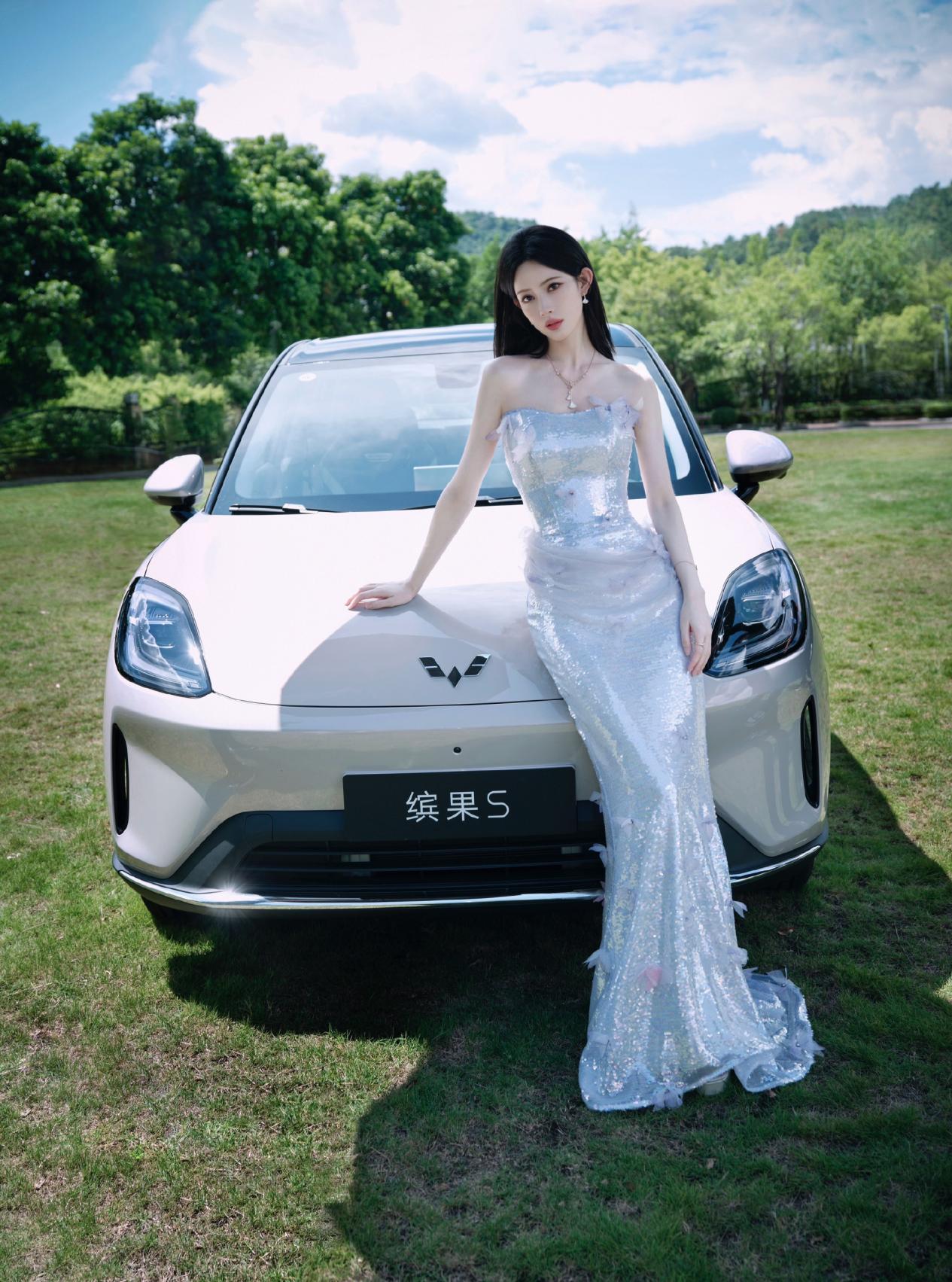 还是孟子义代言，缤果S将于9月27日正式上市！
 
日前我们从五菱汽车官方获悉，