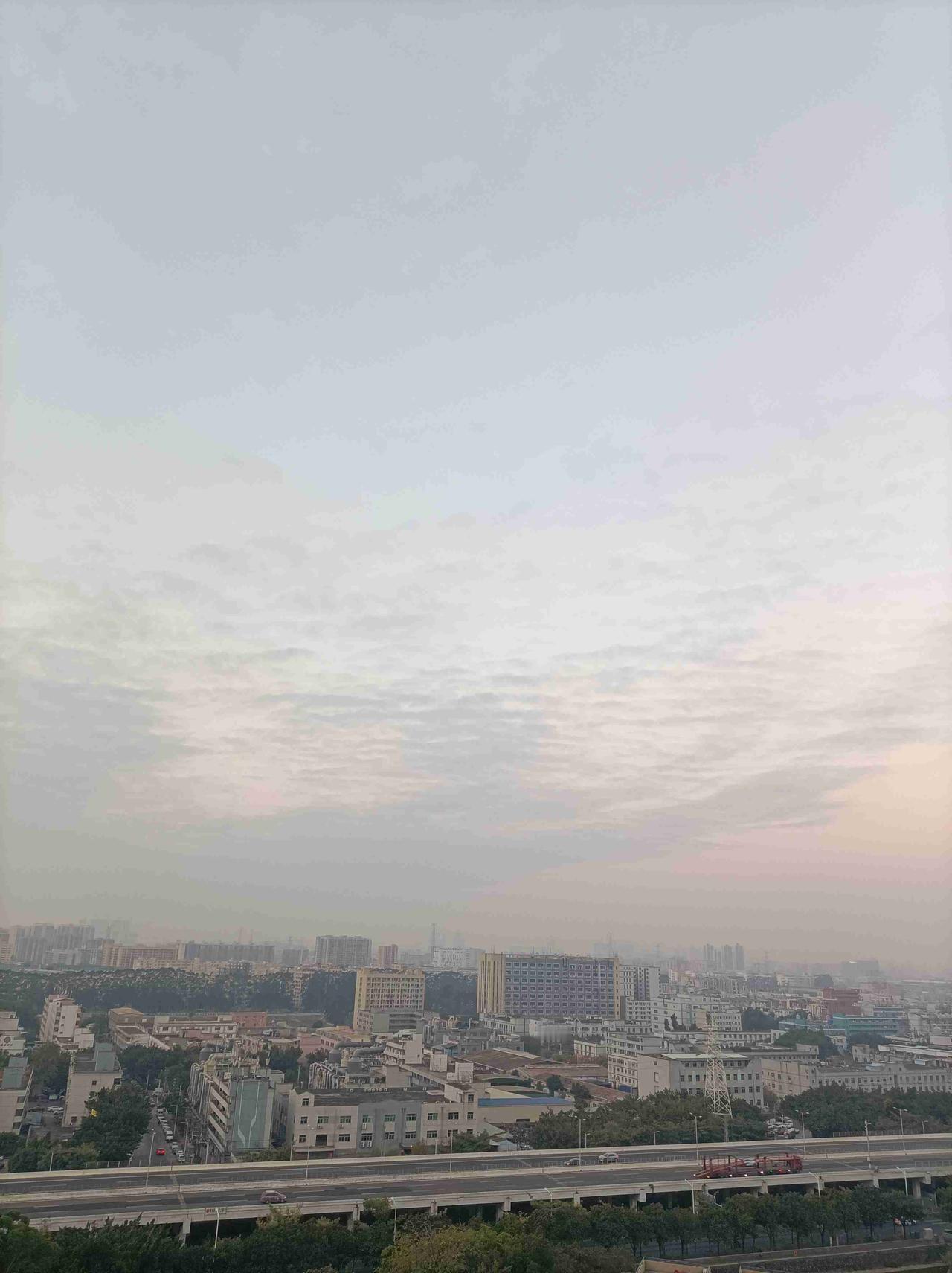 我的今日状态：😁轻松愉快
我这里的天气：🌤️多云深圳今日阴转多云，气温12度