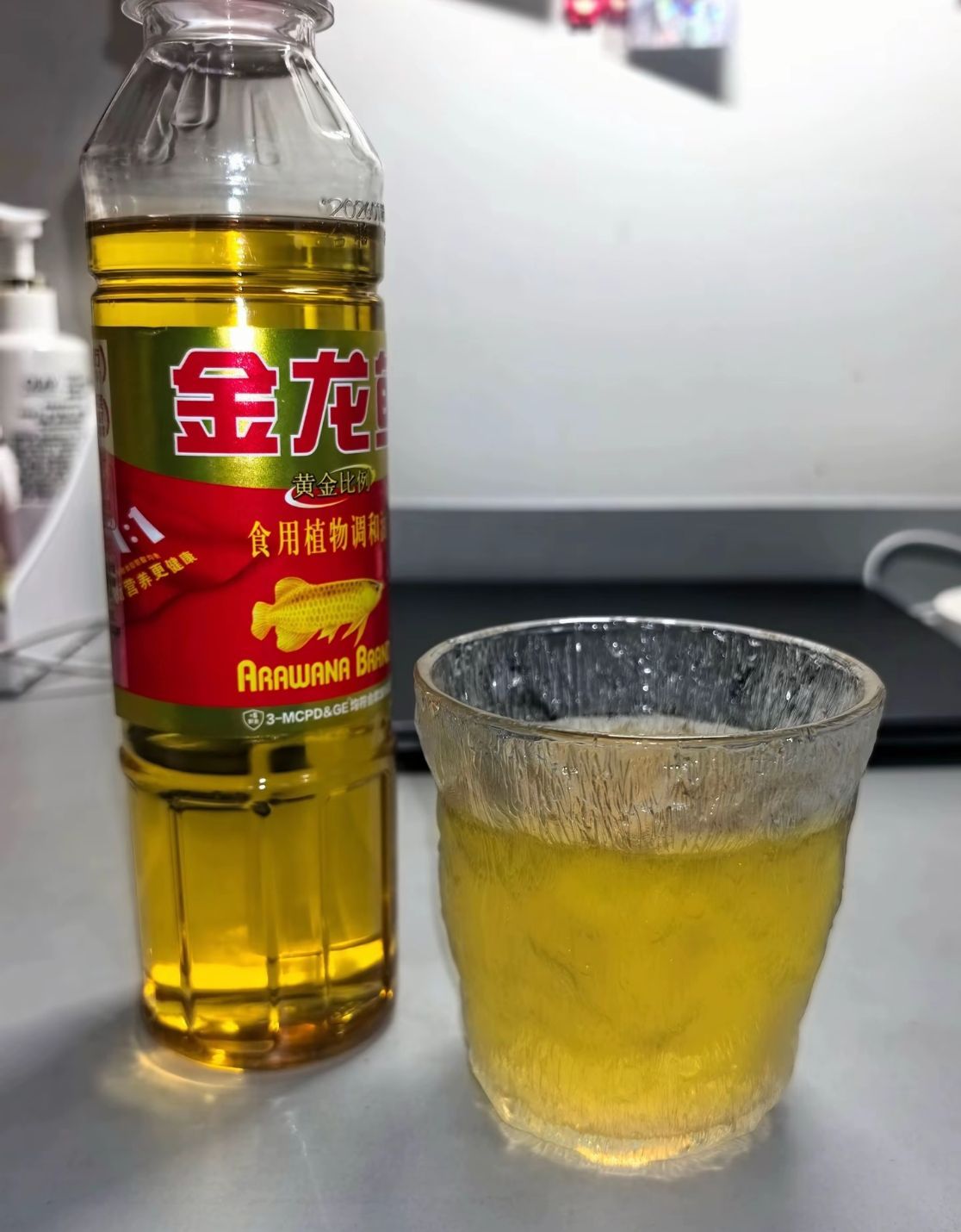 如果一言难尽，那就一饮而尽。 
