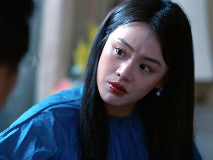 之前实在是不懂，马思纯得了抑郁症，

为什么还要接拍《人之初》。

看完大结局我