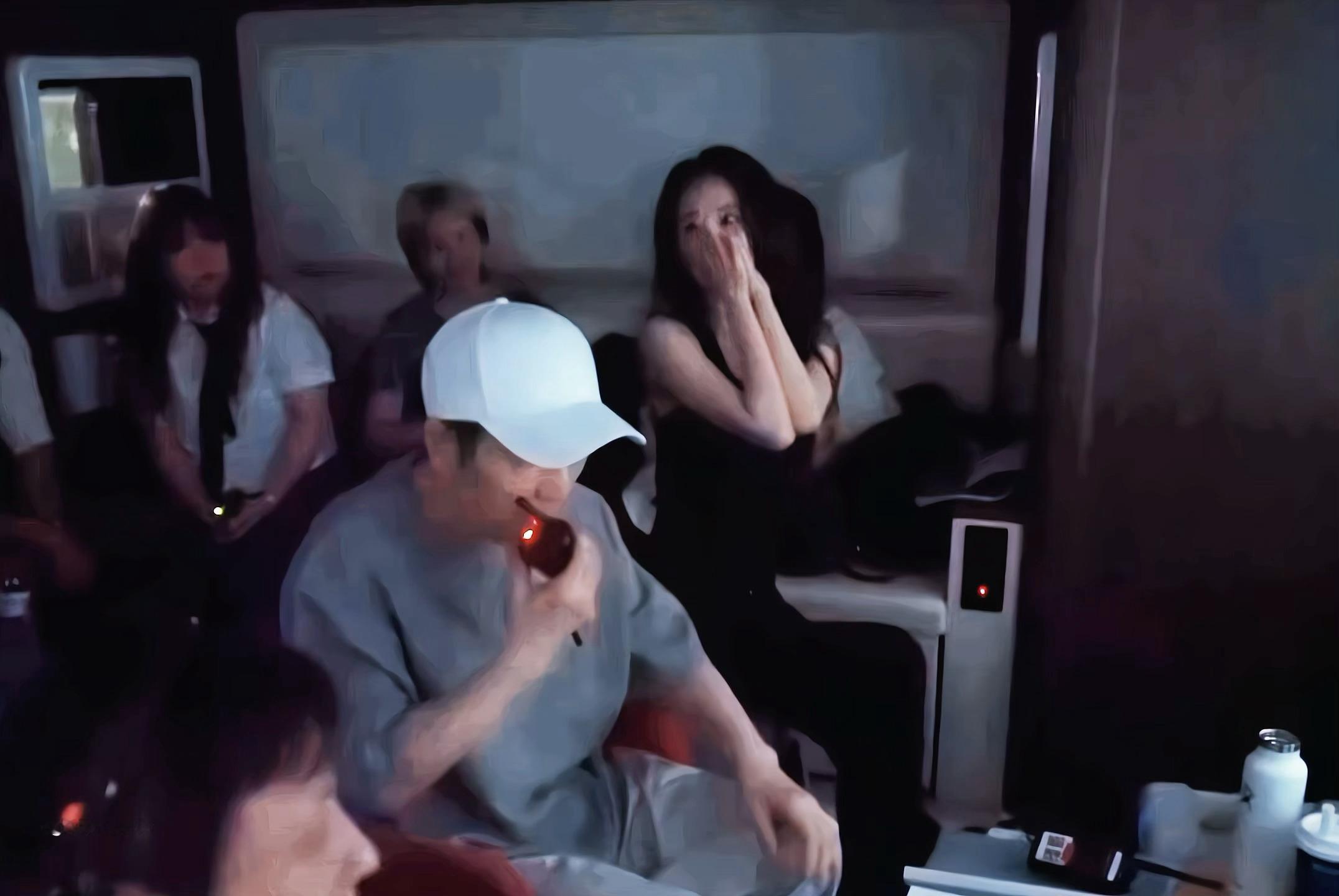 捕捉到角落里可爱的小米“杨幂杀青～”杨幂杨幂白帆