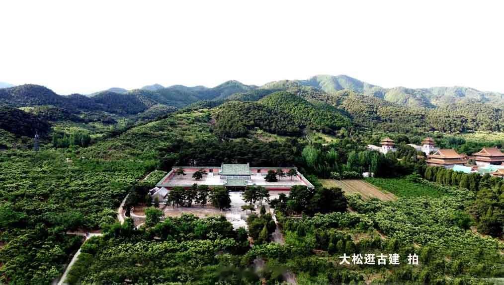113年前的今天即宣统二年（1910年）三月二十八日，咸丰帝的端恪皇贵妃去世。。
