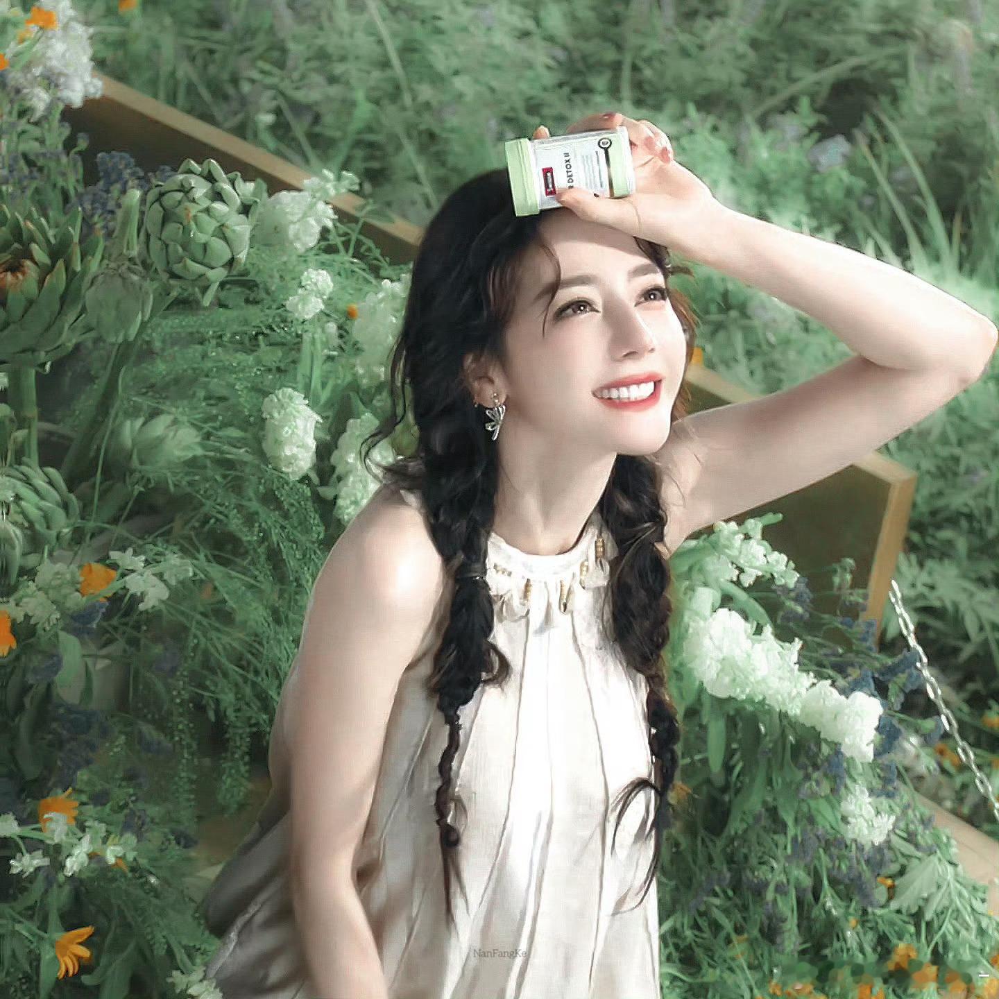 迪丽热巴钰珑 dlrb 迪丽热巴功夫女足 dlrb 迪丽热巴卫蓝“日子是自己的，