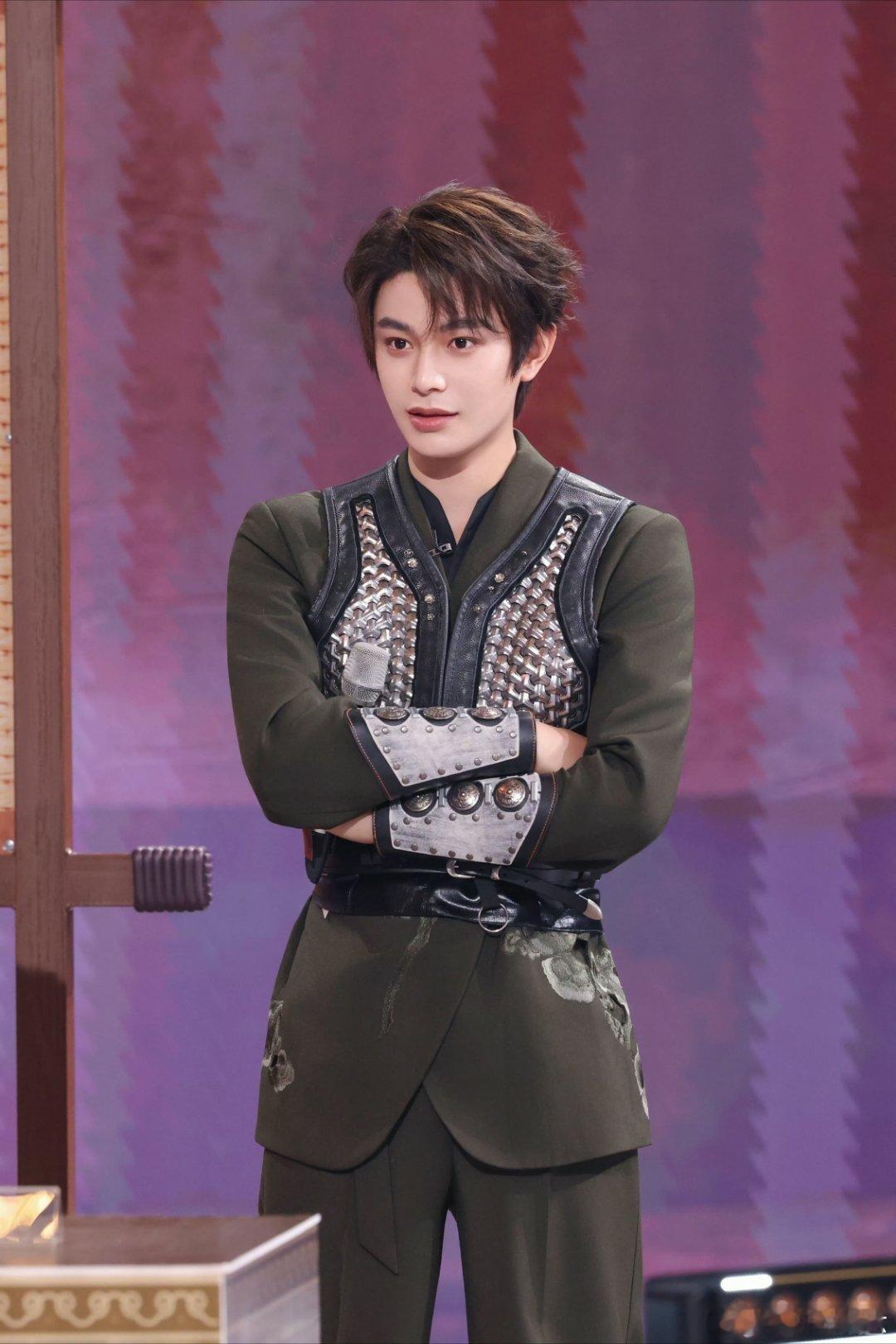 丁禹兮南部档案 dyx丁禹兮张海虾 你是我平凡生活中的超级英雄，用无尽的温柔包裹