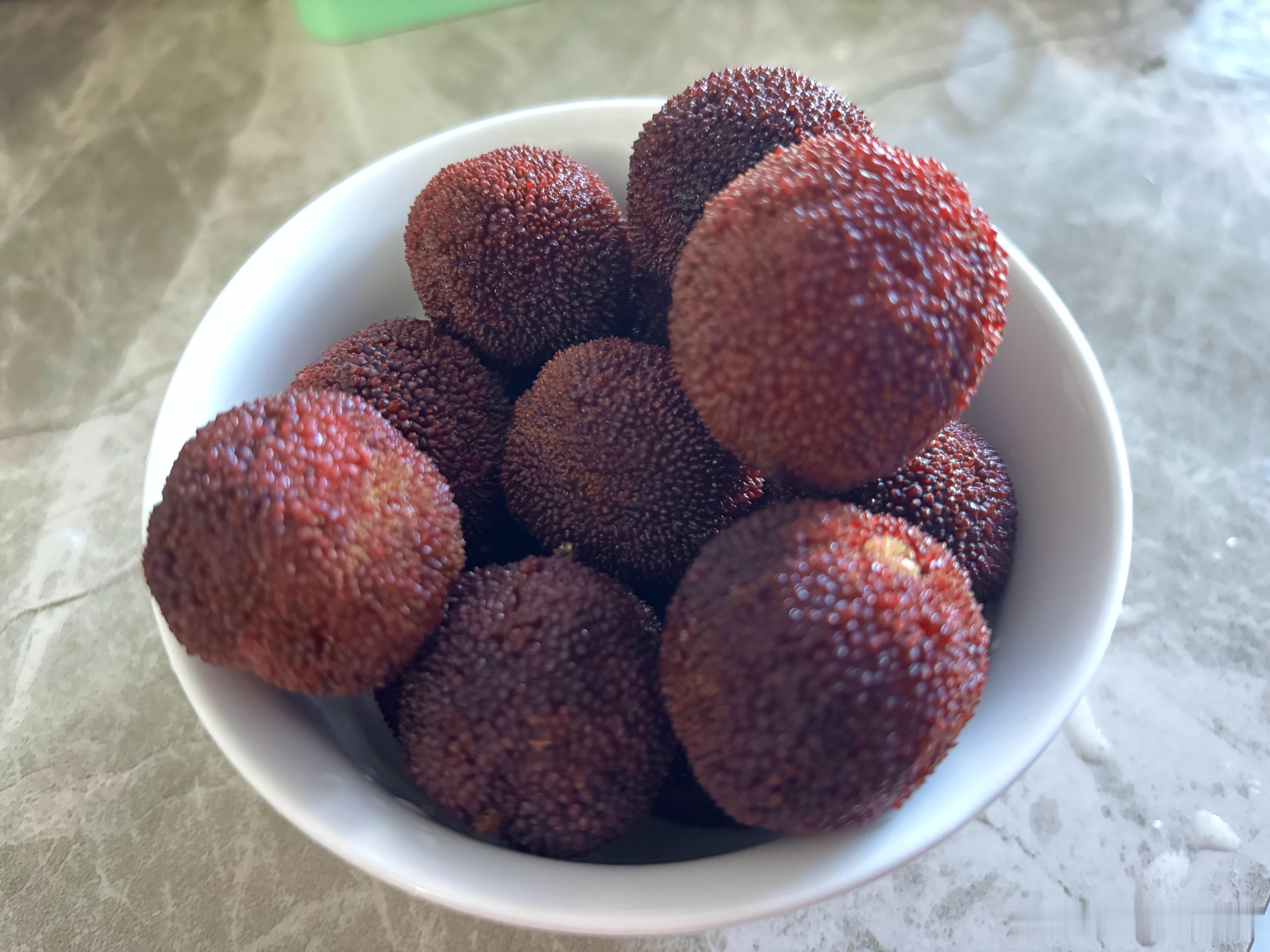 东魁杨梅，这季节最爱的水果。 
