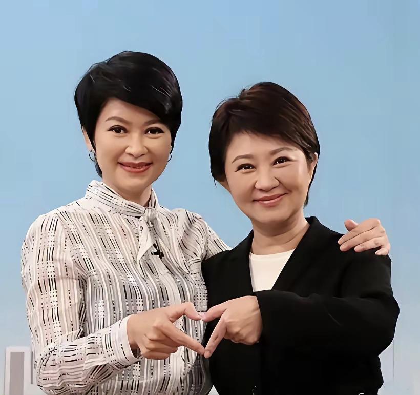 这是卢秀燕的妹妹卢秀芳，一个家庭，父母一样，却生出了卢秀燕这个“倭瓜”，这只能说