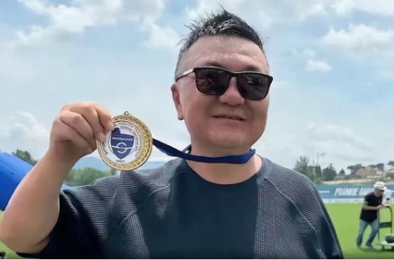 足坛最解气的消息来了！董路终于不用再被骂"无证执教"了，他拿到了意大利官方发放的