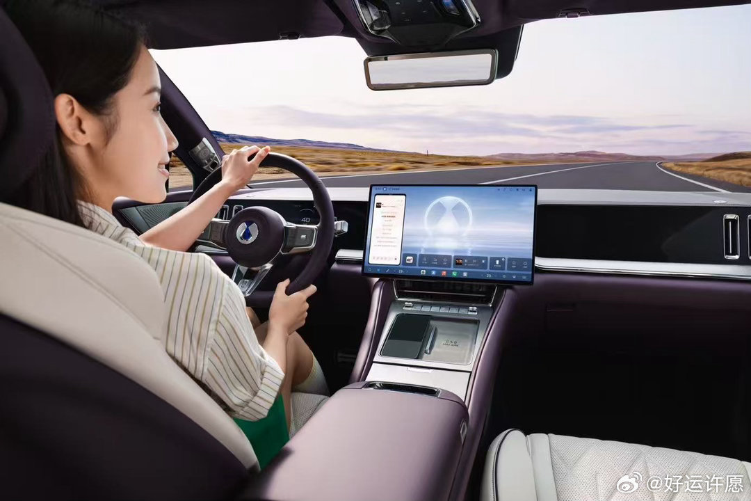 比亚迪【全球首搭Apple CarPlay小窗模式，腾势Z9S是你的“第二台手机