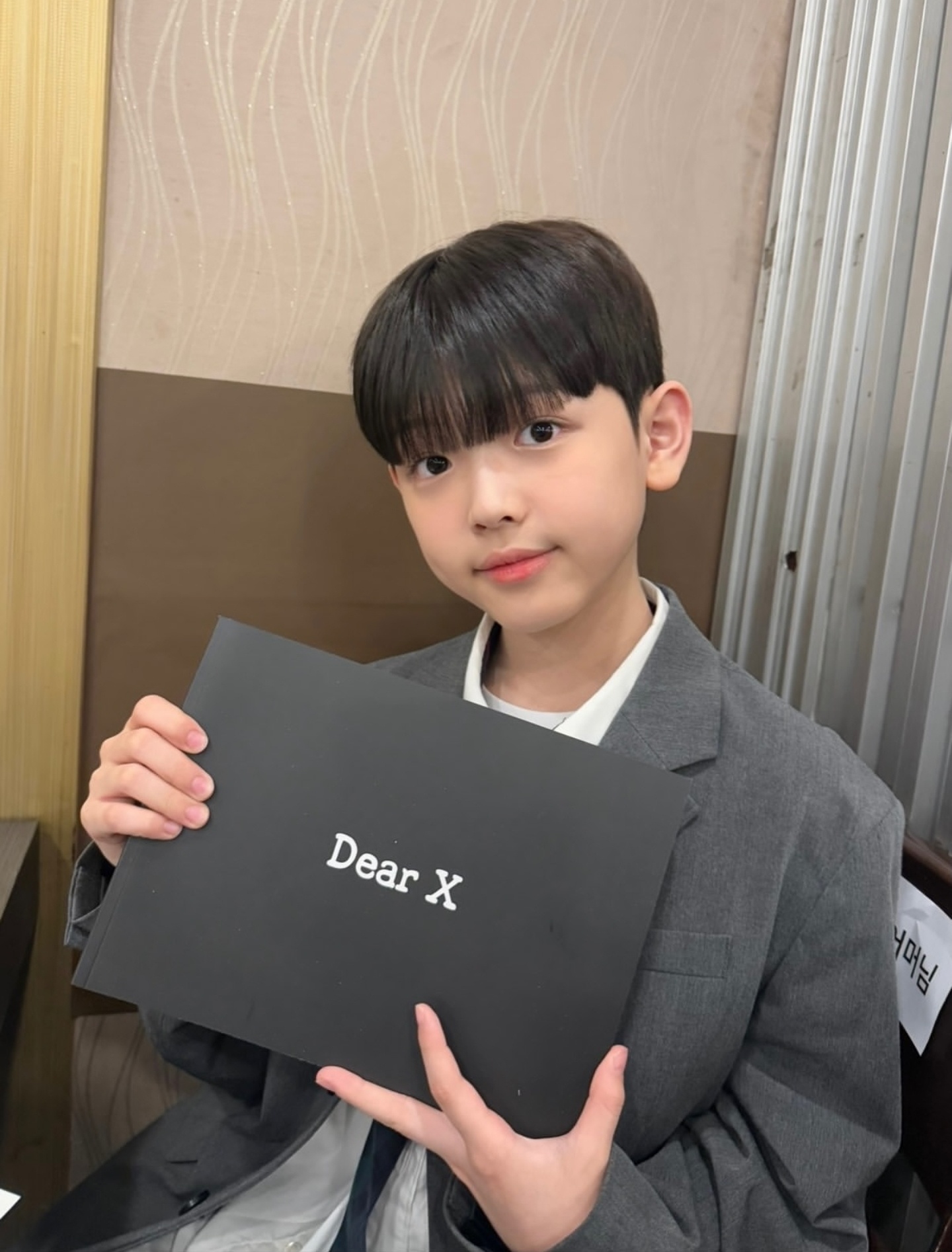 小俊瑞(朴侯 饰)ins分享𝓓𝓮𝓪𝓻𝓧 册子(很多精彩照片的样子，想拥