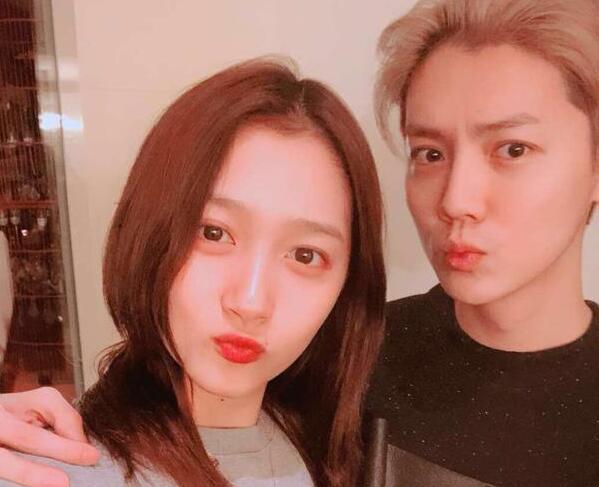 曝鹿晗和关晓彤分手原因鹿影流年梦已空，晗光渐远各西东。关山难渡旧时诺，晓月无声照