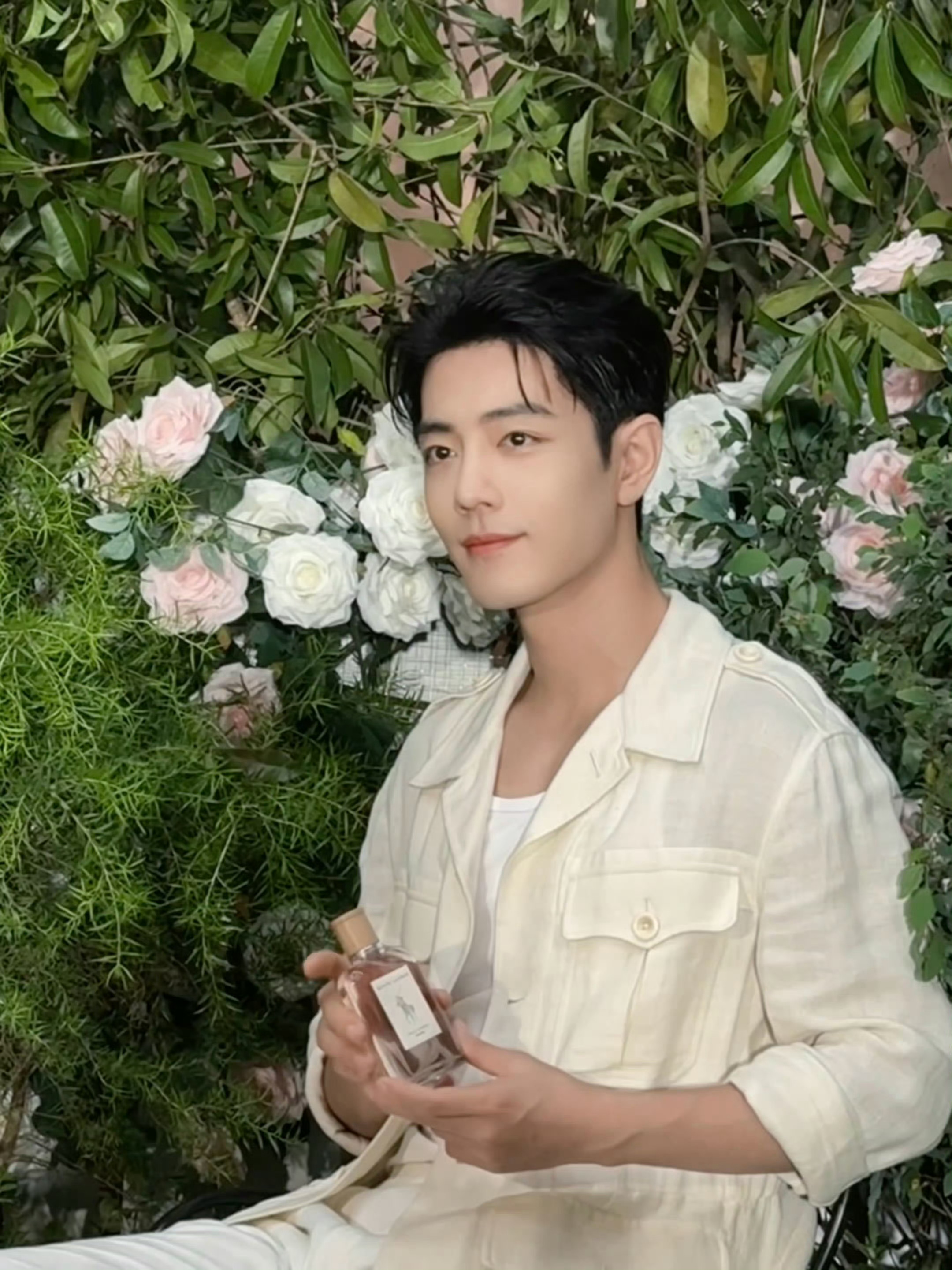 肖战 好伟大的live图！！随便点开一张都是神级的啊啊啊啊啊🌸 ​​​