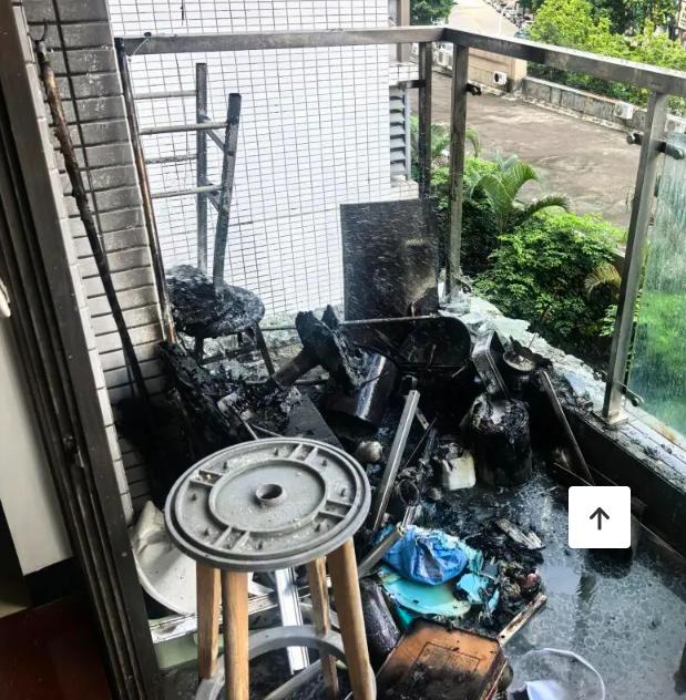 “太机智了!”广东中山，一小区4楼阳台突然起火，楼上男邻居发现后，赶紧下楼敲门，
