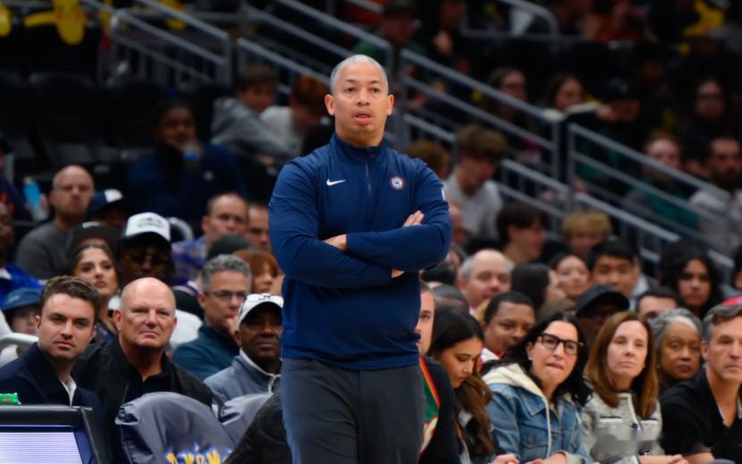 快船都烂成这样，为啥还不炒教练？
总经理弗兰克直接放话了，泰伦卢的帅位稳得很，