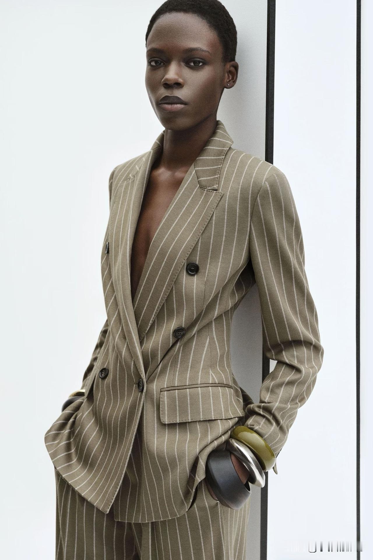 MAX MARA 2026早秋系列｜意式高级氛围感✨
 
MAX MARA 20