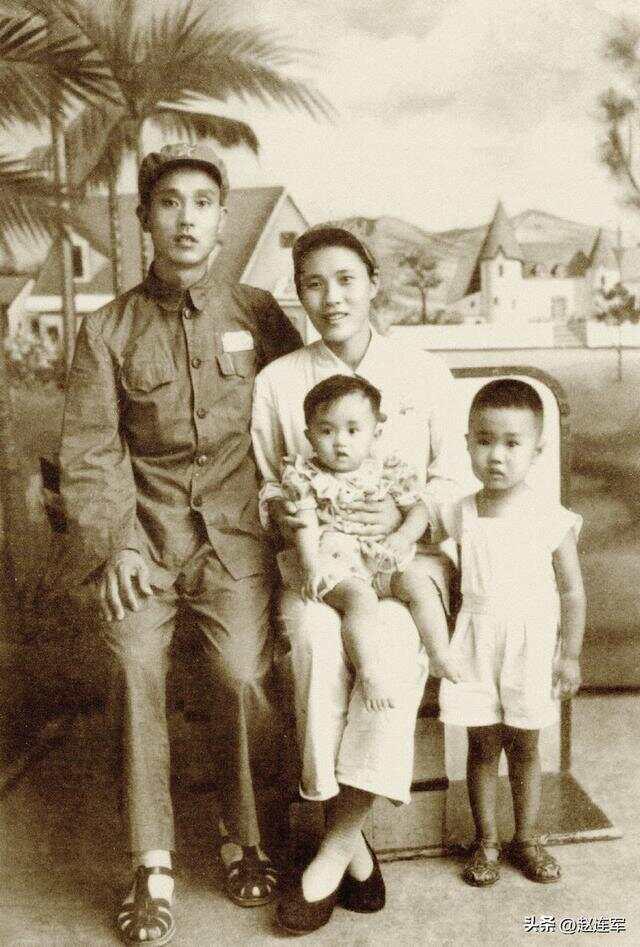 [微风]1947年，30岁的解放军师长周志坚，迎娶19岁的女护士，谁知新婚当夜，