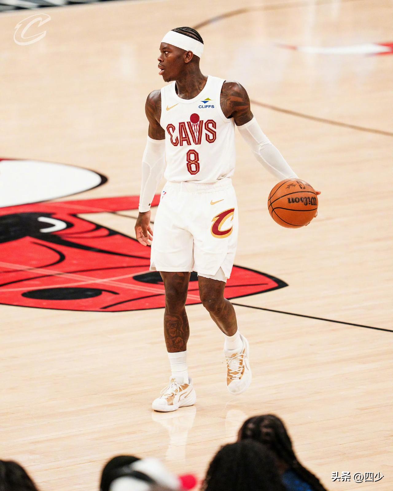 施罗德为什么会流浪，来骑士16场球，你应该能看出端倪，出场时间越打越少了！

原