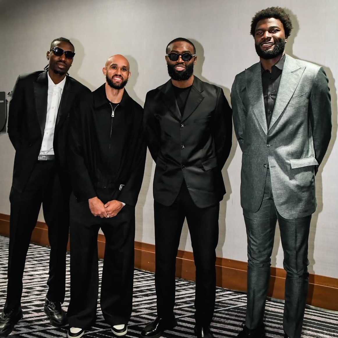 凯尔特人国度 来看看今年三叶草基金会晚宴上的型男们 ☘️ 👀 ​​​