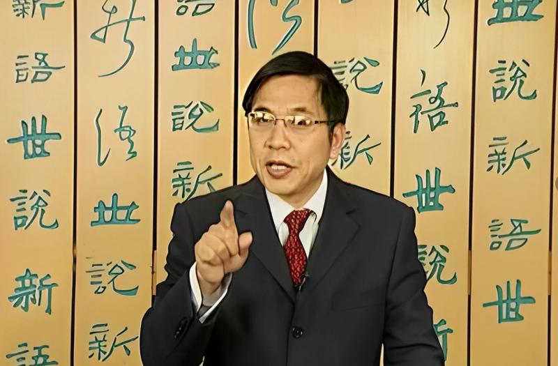 “中医不灭，天理难容？” 中南大学教授张功耀曾发起万人签名，呼吁取消中医药。身为